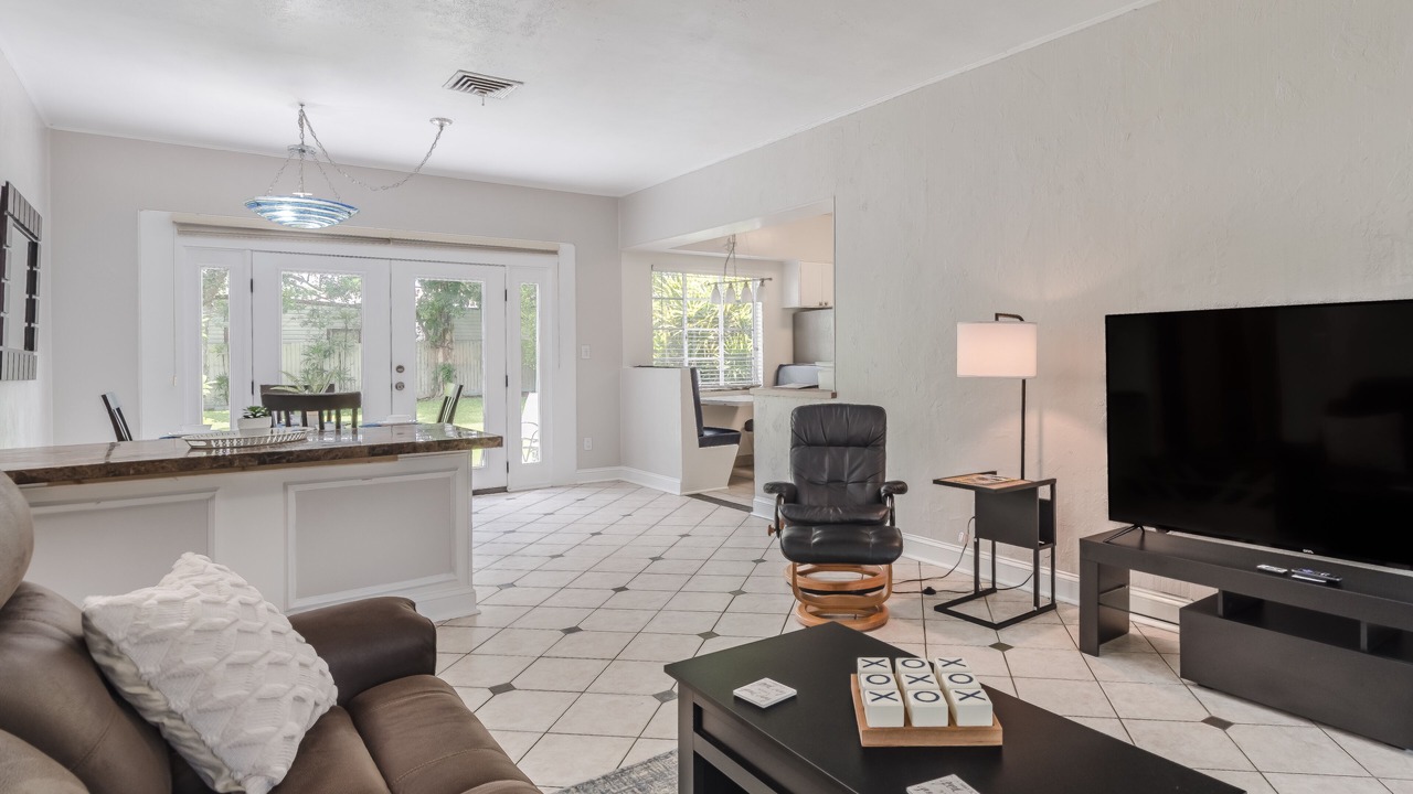Photo of Livingroom in Fairview Shores