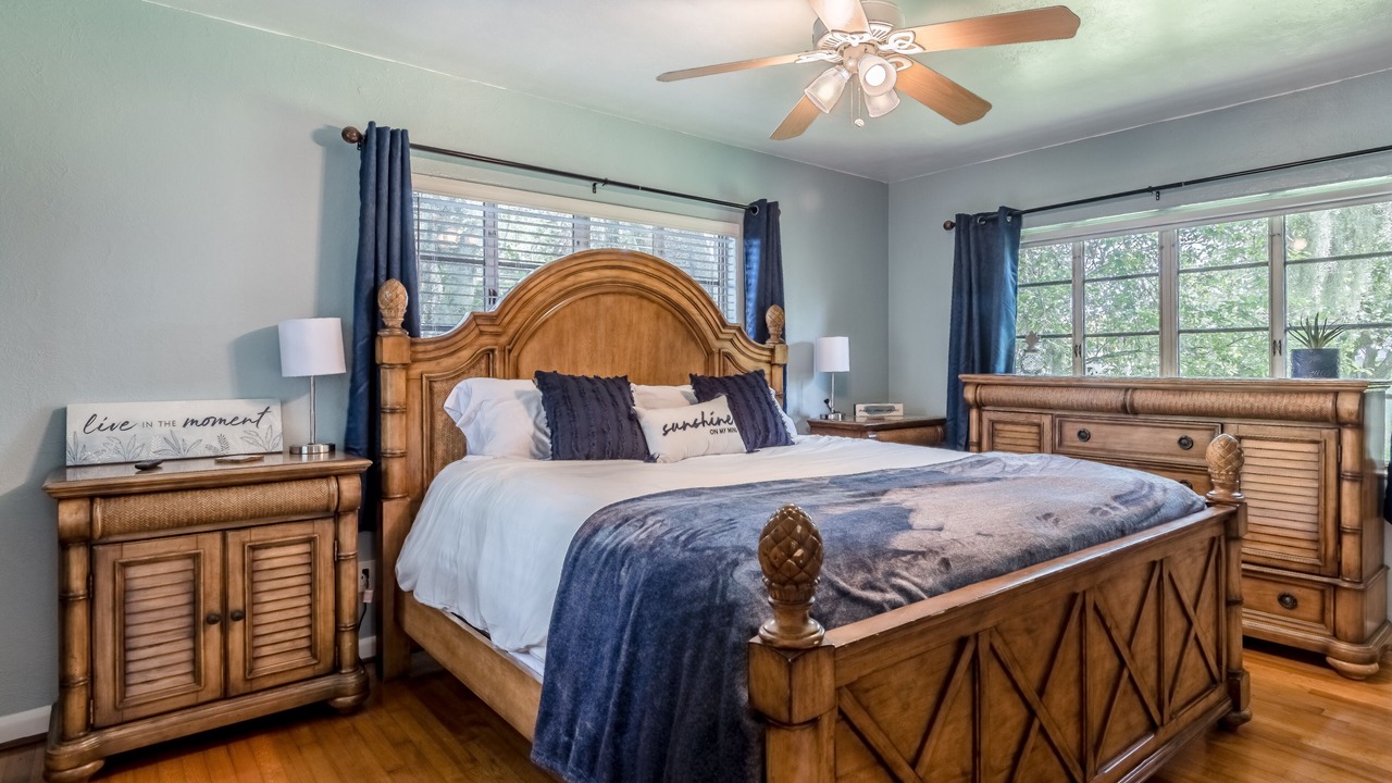 Photo of Bedroom in Fairview Shores