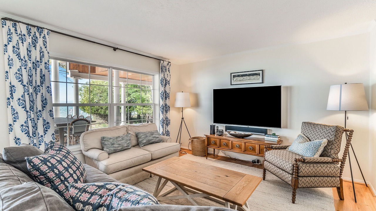 Photo of Bedroom in Lake Township