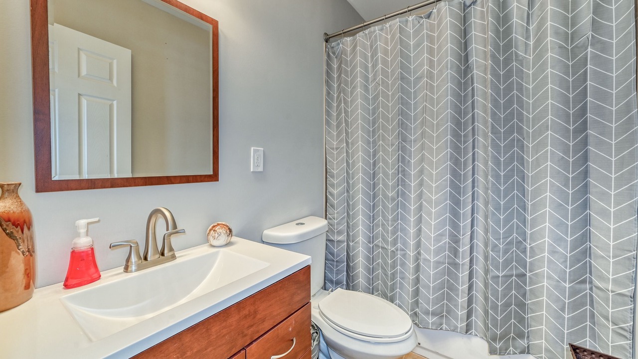 Photo of Bathroom in College Heights