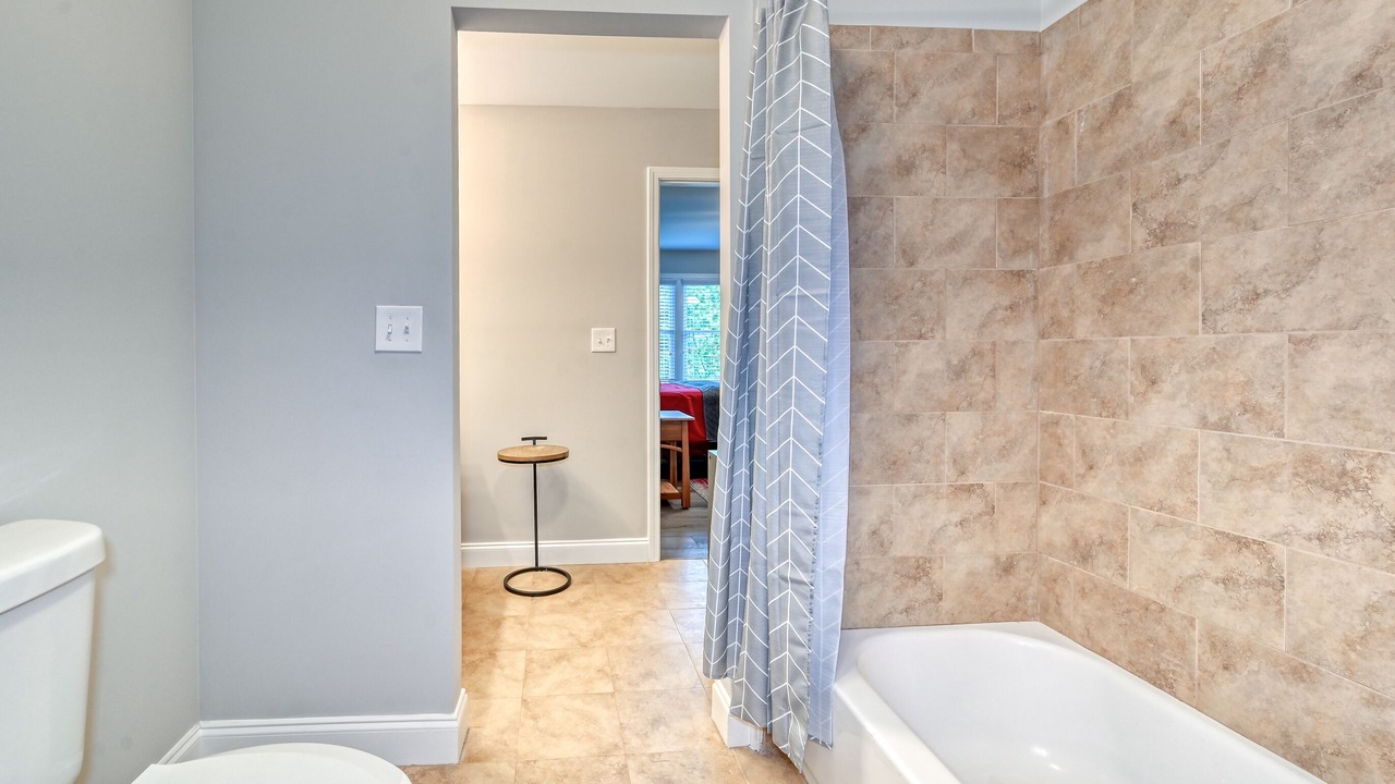 Photo of Bathroom in College Heights