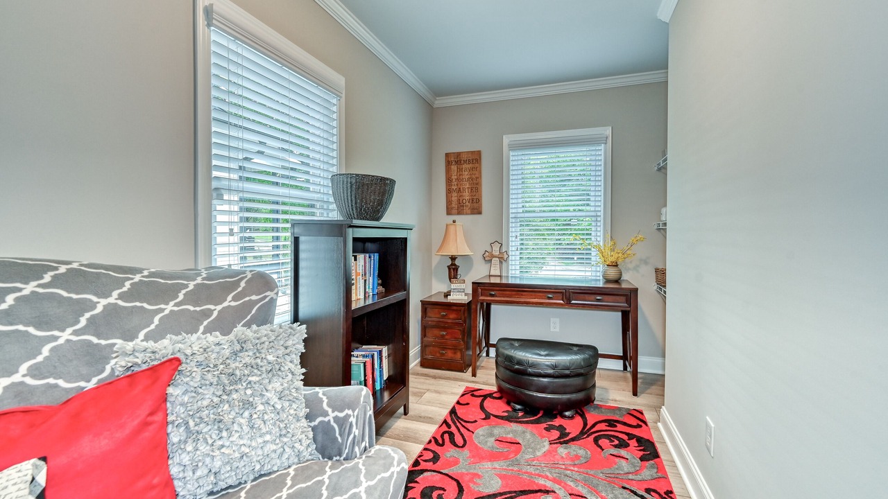 Photo of Livingroom in College Heights