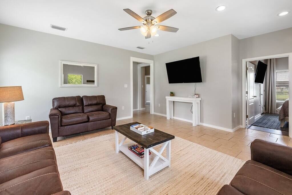 Photo of Livingroom in Grand Bay