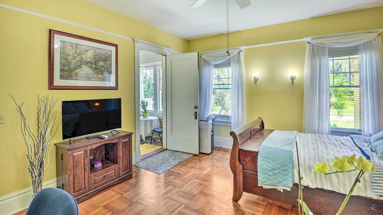 Photo of Bedroom in Crescent City