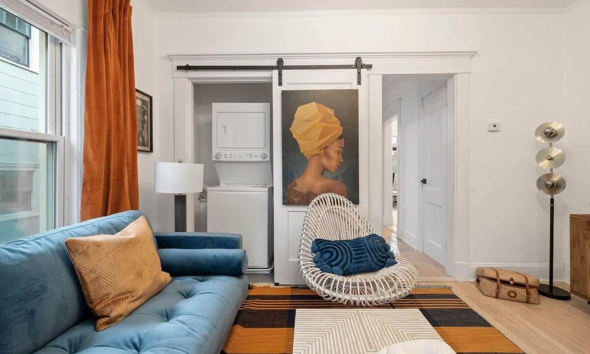 Photo of Livingroom in Inman Park