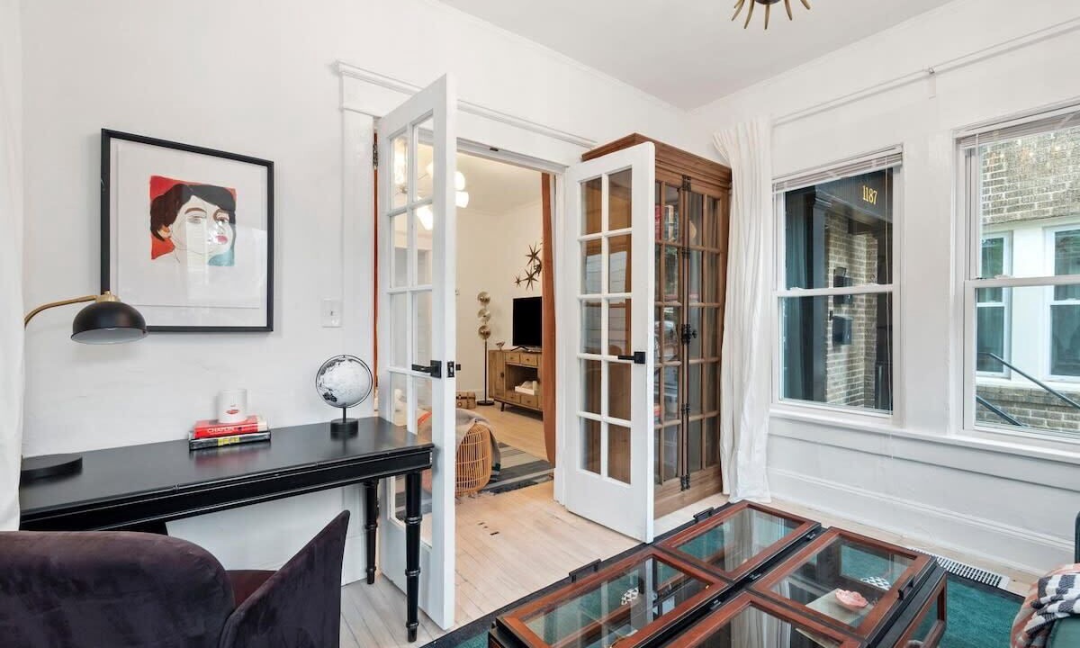 Photo of Livingroom in Inman Park