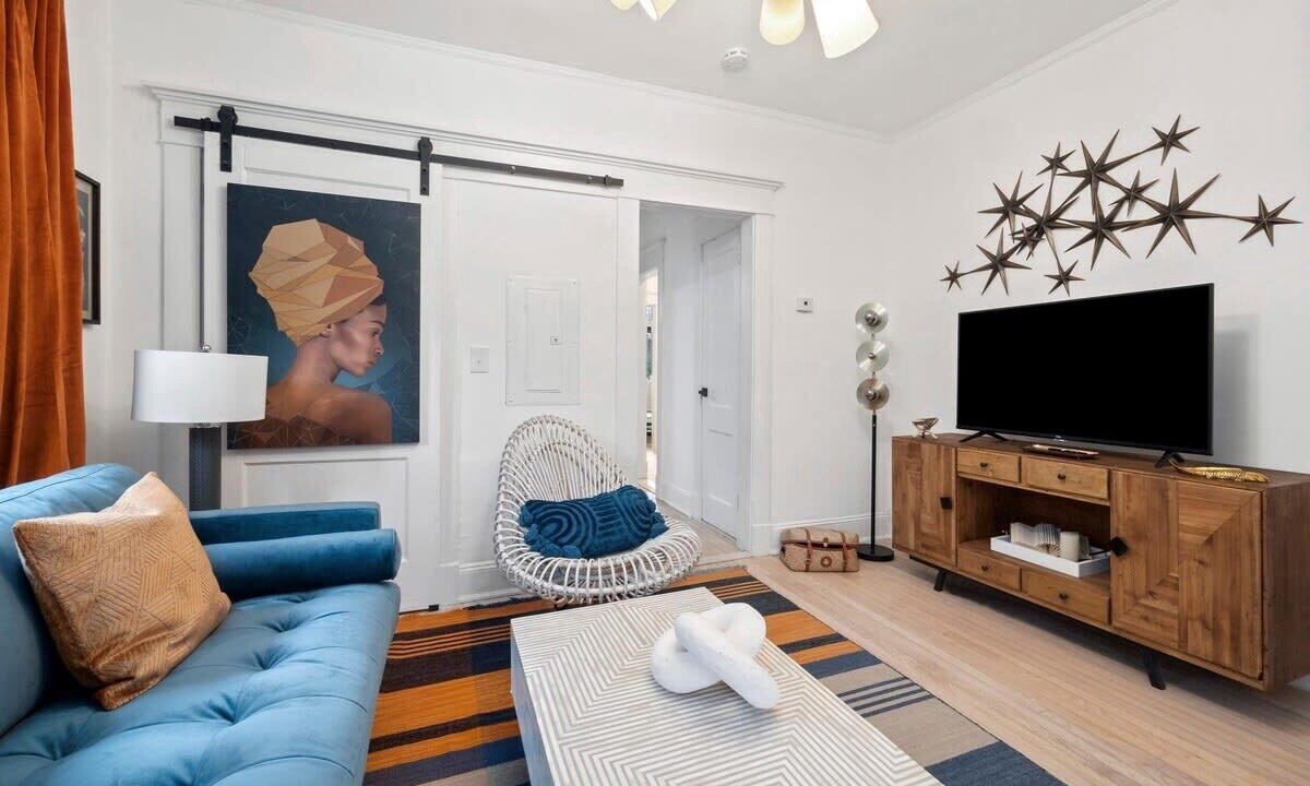 Photo of Livingroom in Inman Park