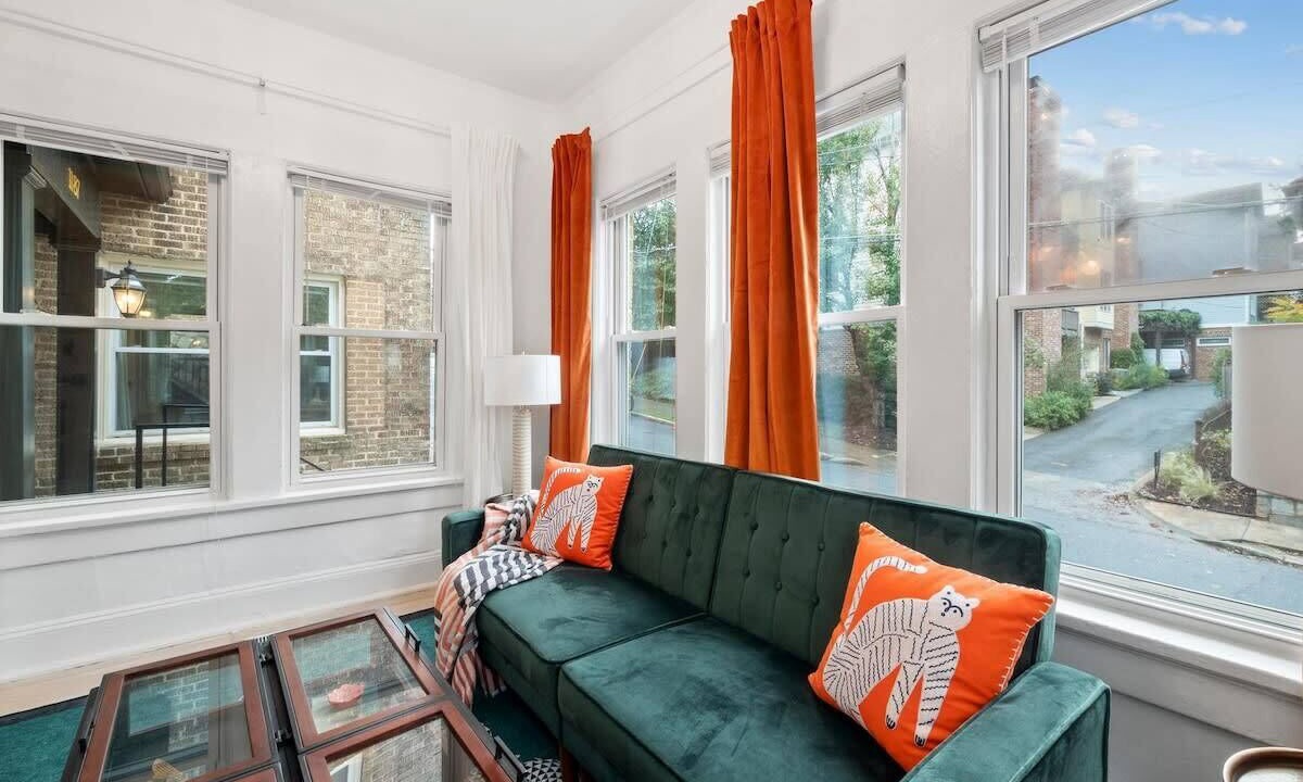Photo of Livingroom in Inman Park