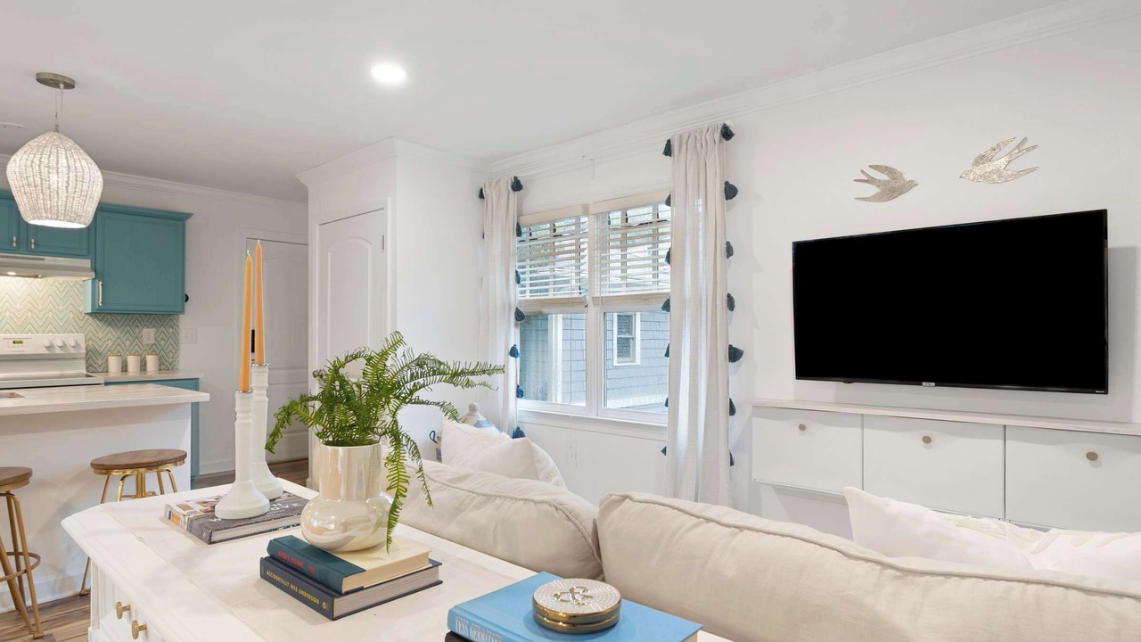 Photo of Livingroom in Inman Park