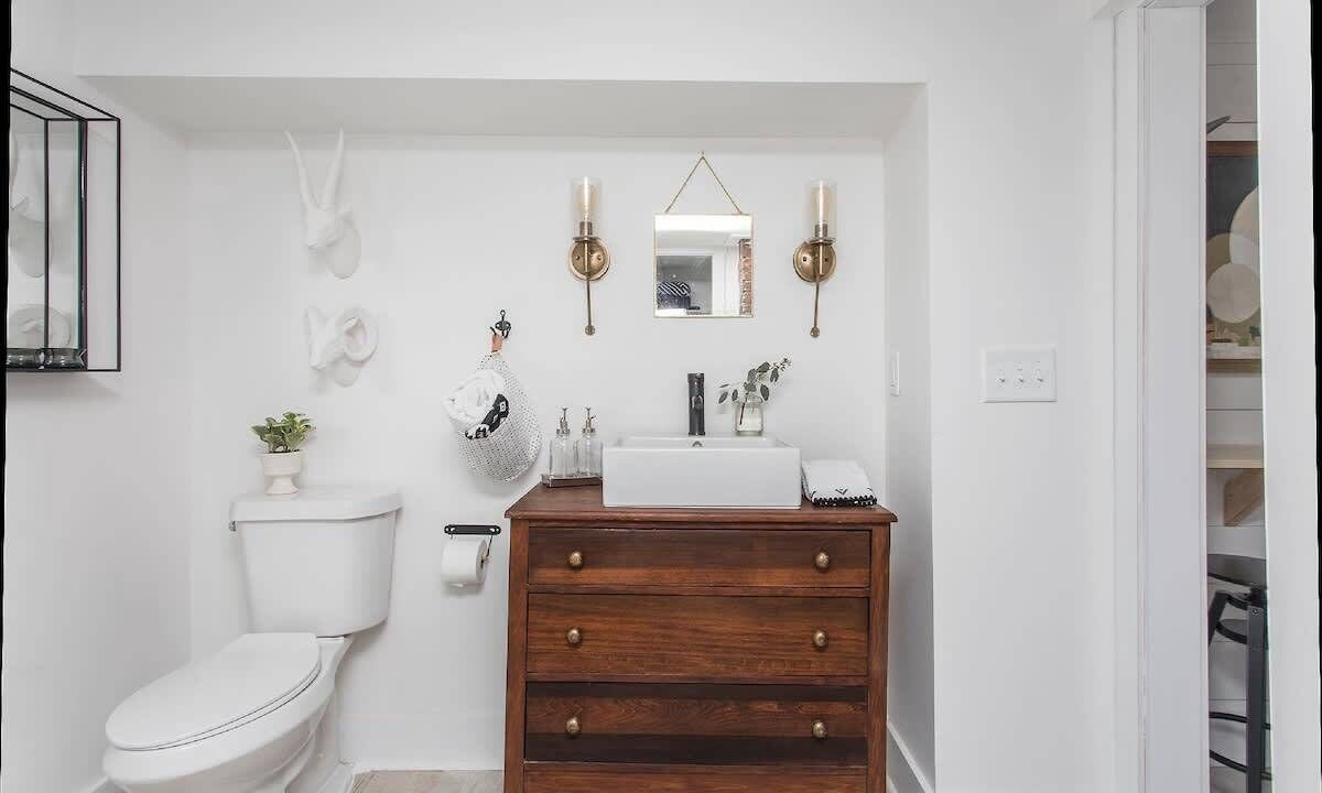 Photo of Bathroom in East Side
