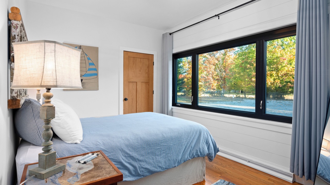 Photo of Bedroom in Maple City