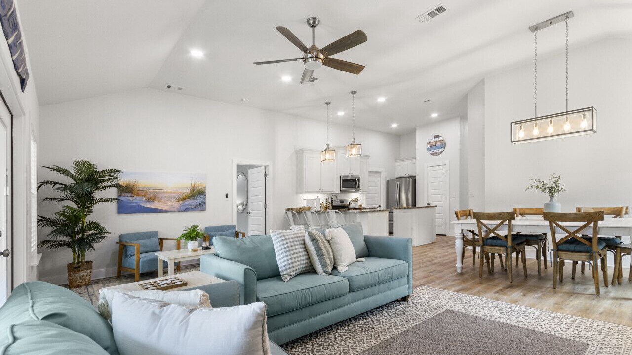 Photo of Livingroom in Oak Court