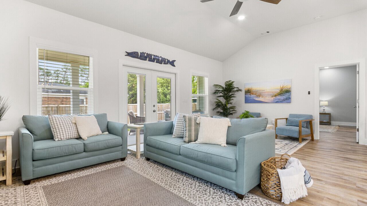Photo of Livingroom in Oak Court