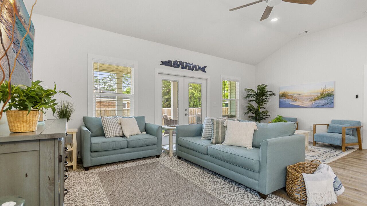 Photo of Livingroom in Oak Court