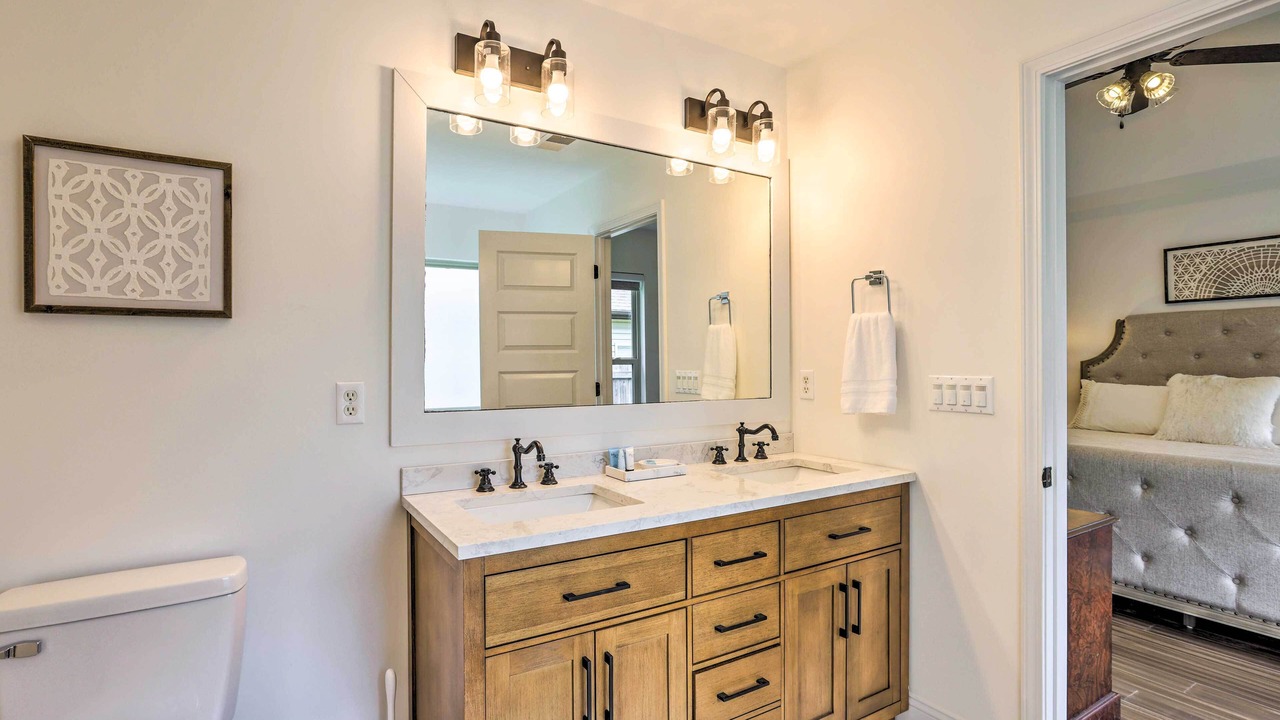 Photo of Bathroom in Calera