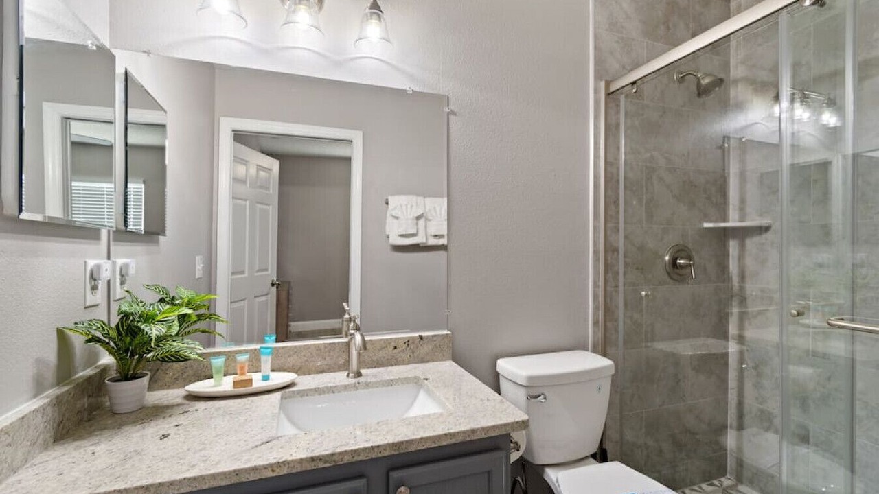 Photo of Bathroom in Sunset Ridge