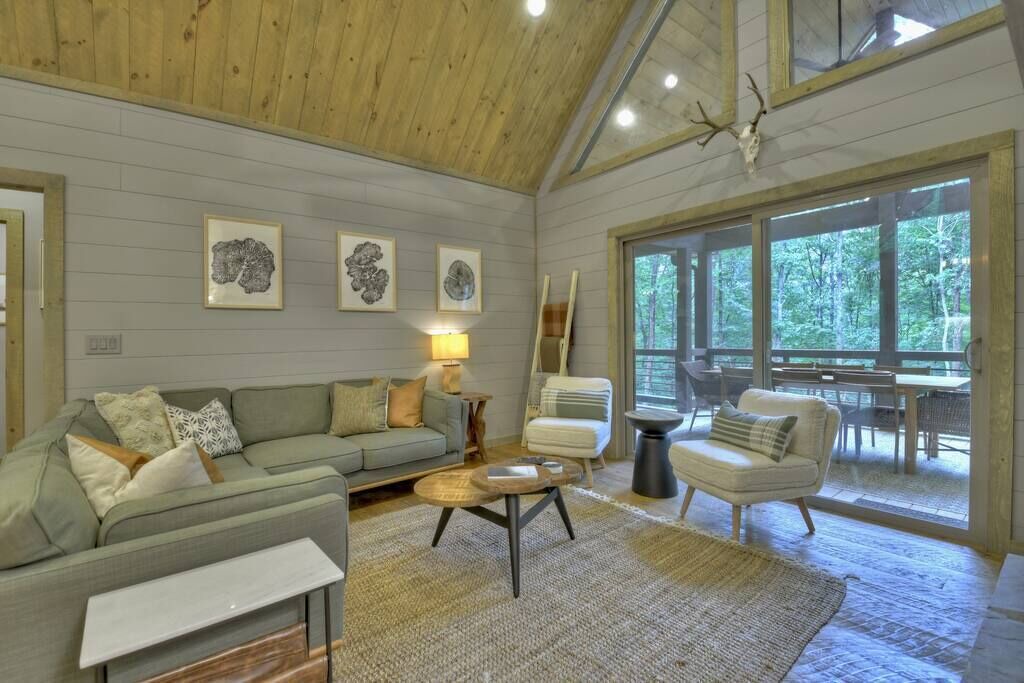 Photo of Livingroom in Blue Ridge