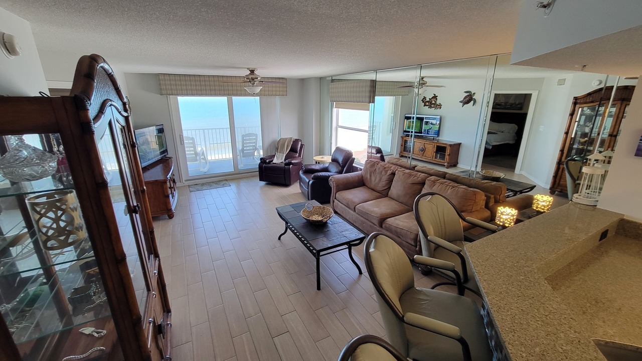 Photo of Livingroom in Plaza Shores