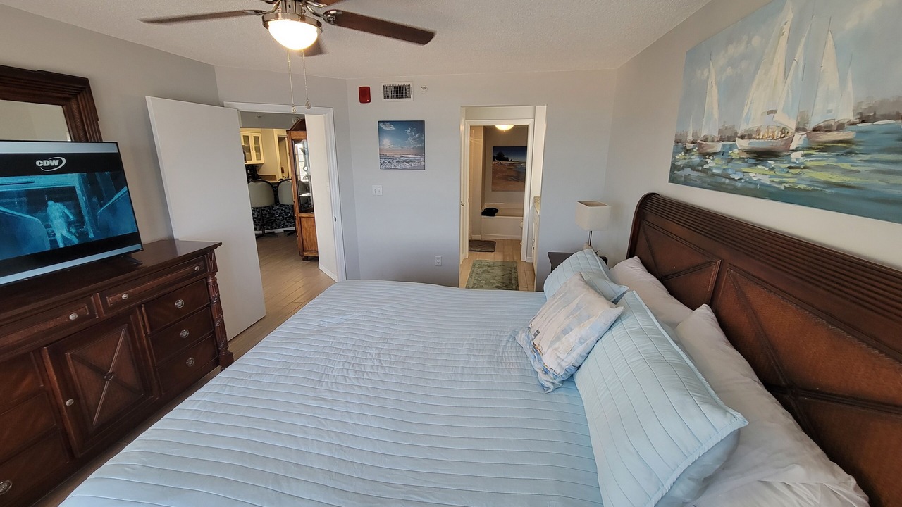 Photo of Bedroom in Plaza Shores