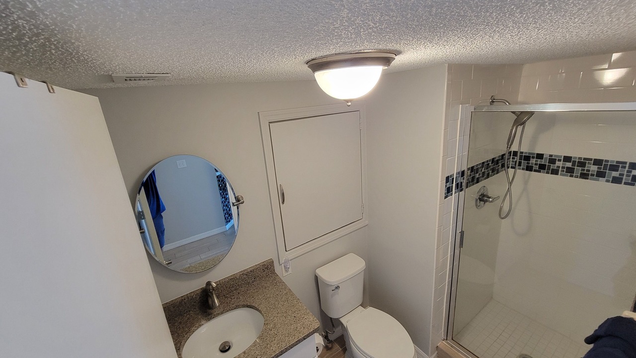 Photo of Bathroom in Plaza Shores