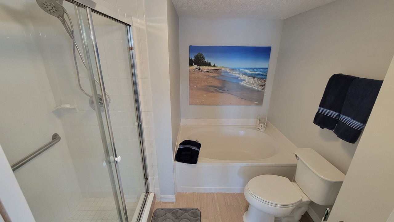 Photo of Bathroom in Plaza Shores