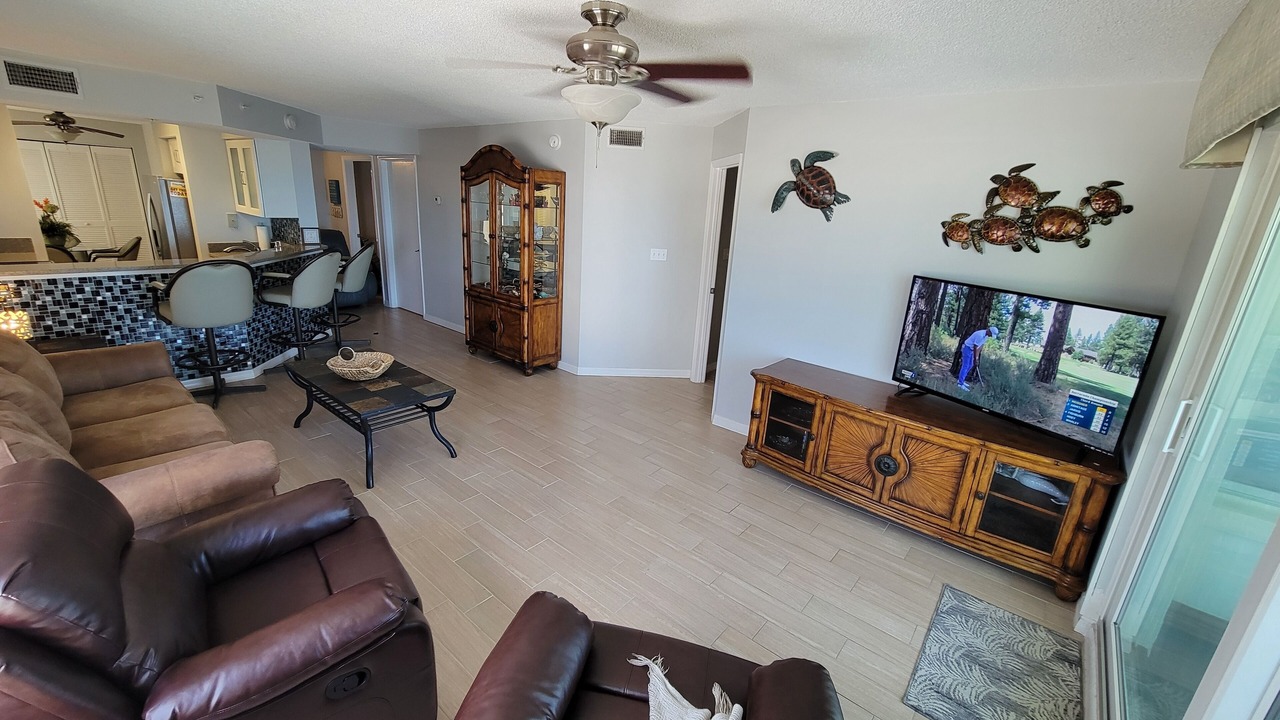 Photo of Livingroom in Plaza Shores