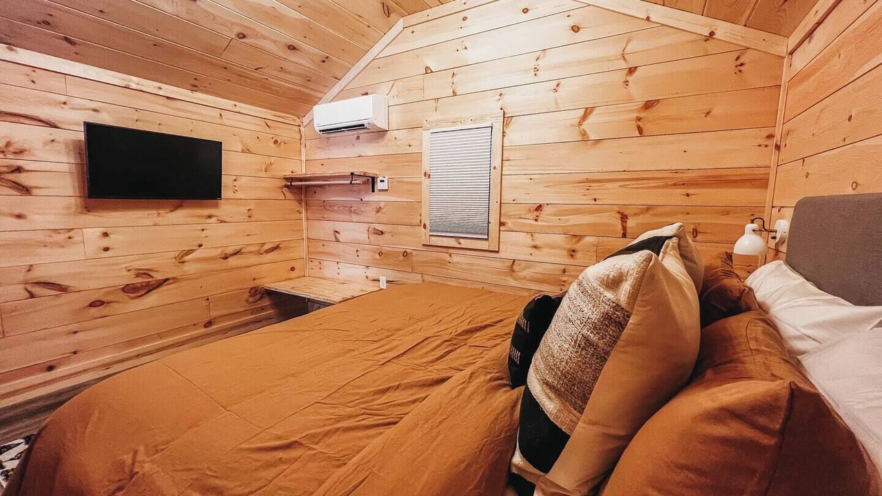 Photo of Bedroom in Hartwell
