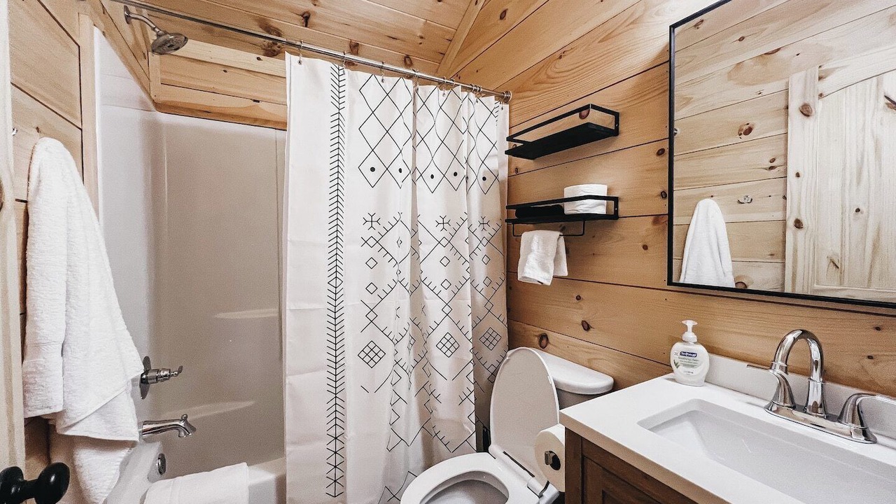 Photo of Bathroom in Hartwell