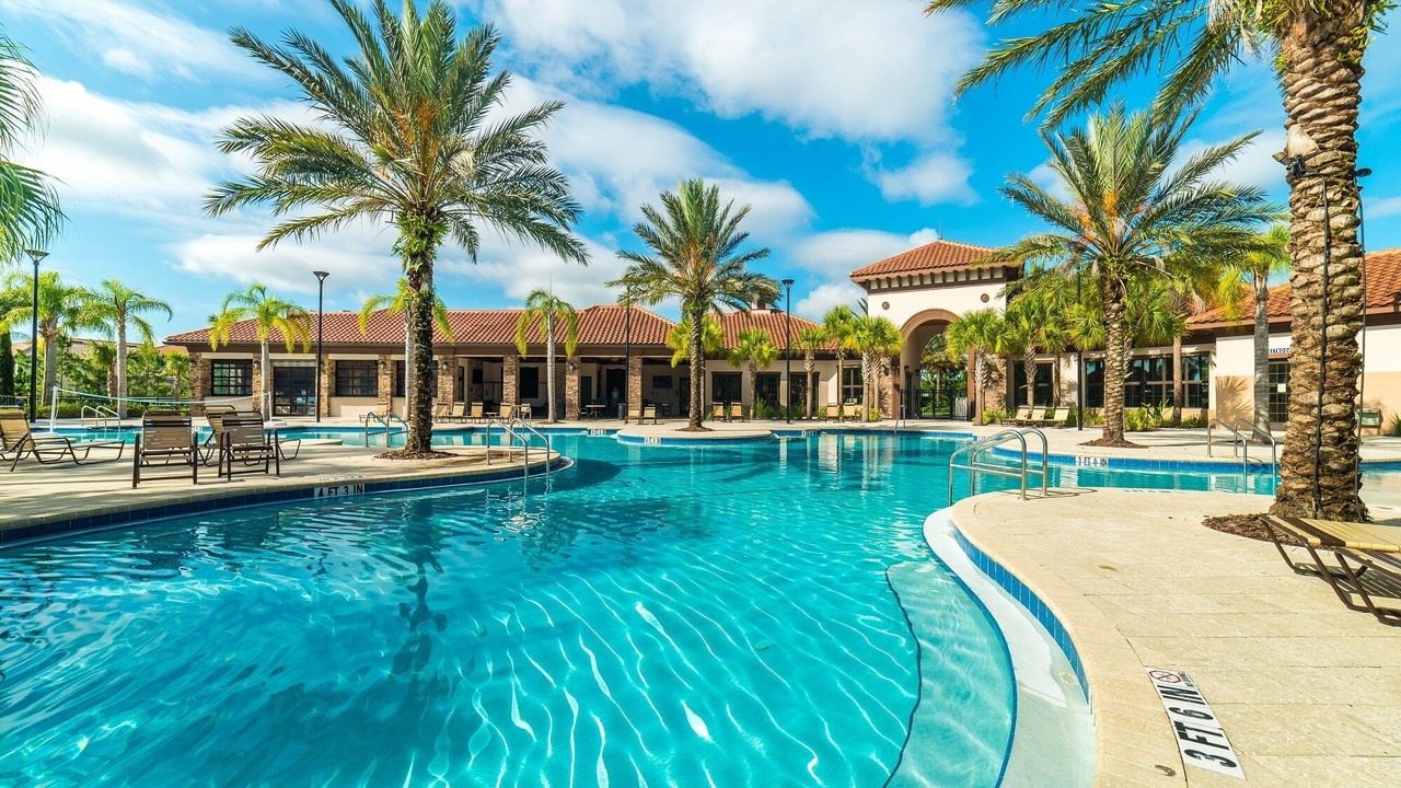 Photo of Others in Loughman