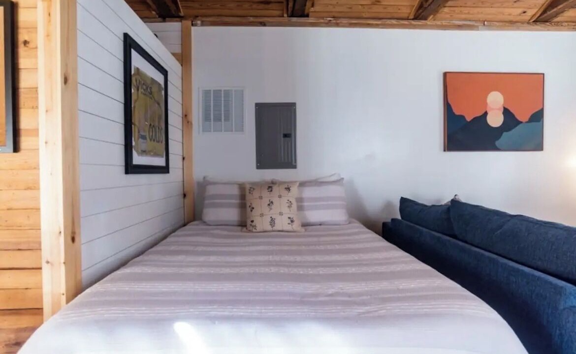 Photo of Bedroom in Northport