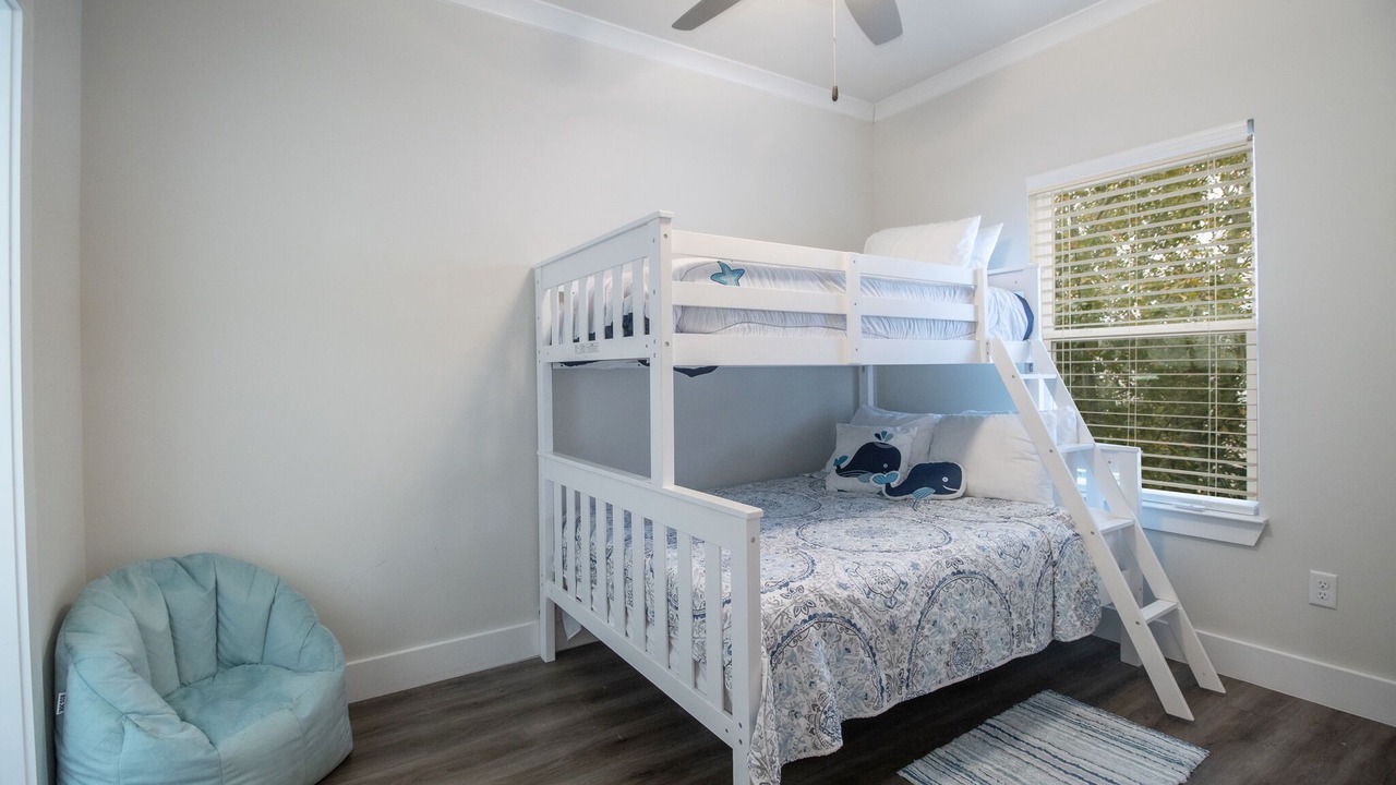 Photo of Bedroom in Long Beach
