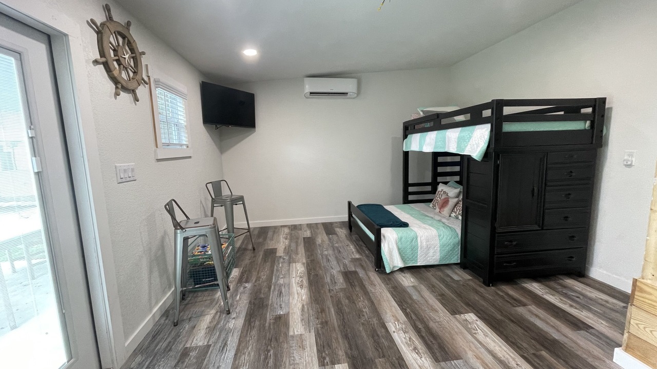 Photo of Bedroom in Innerarity Heights
