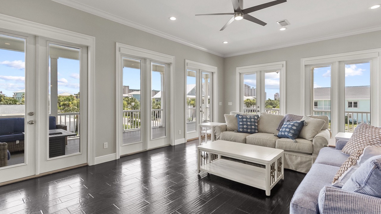 Photo of Livingroom in Ono Island