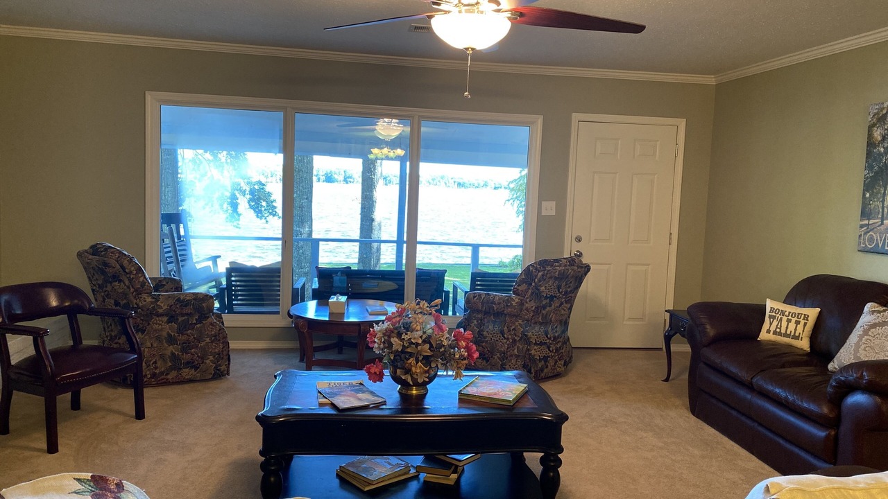 Photo of Livingroom in Farmerville