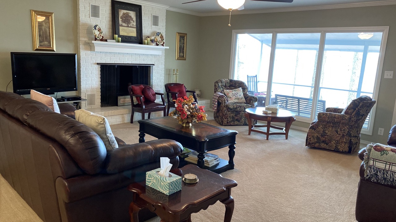 Photo of Livingroom in Farmerville