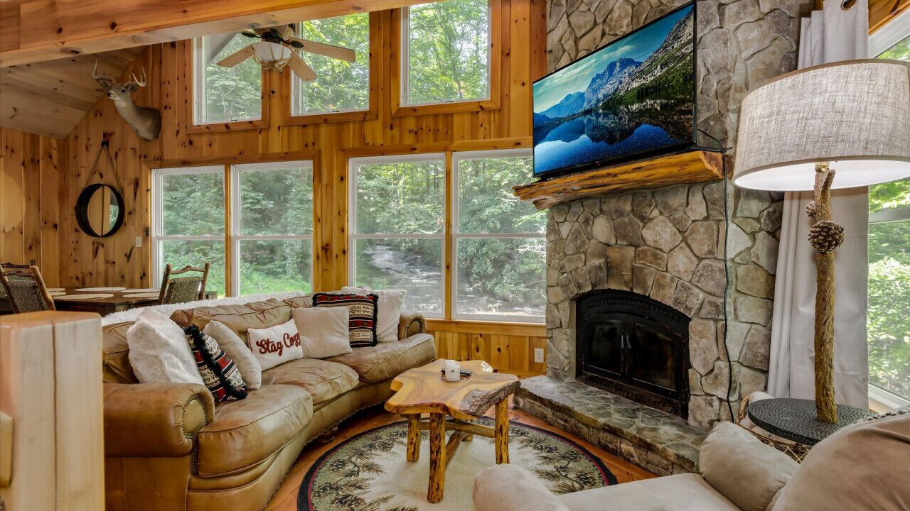 Photo of Livingroom in Blue Ridge