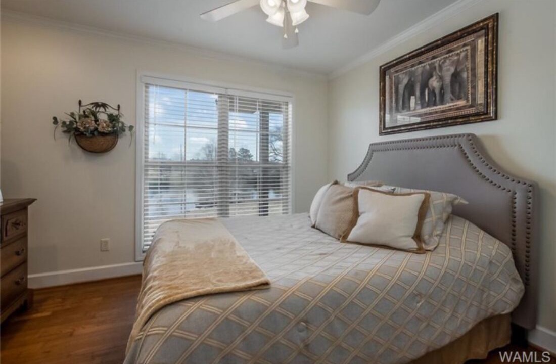 Photo of Bedroom in Northport