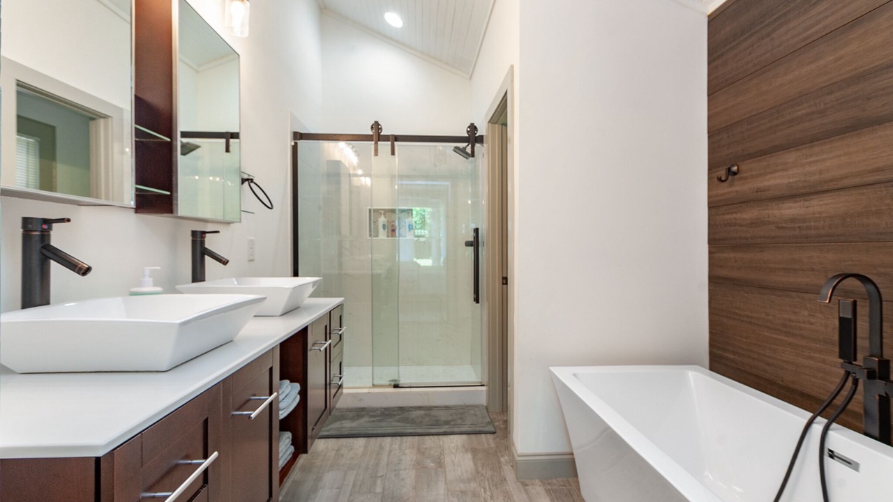 Photo of Bathroom in East Side