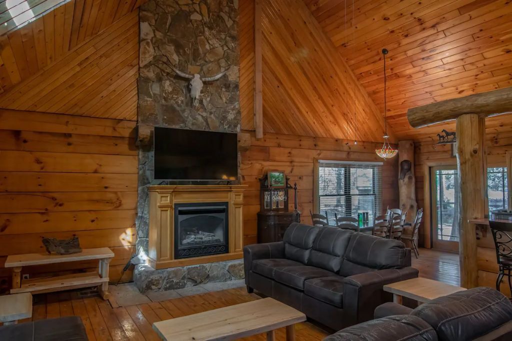 Photo of Livingroom in Dowling Park