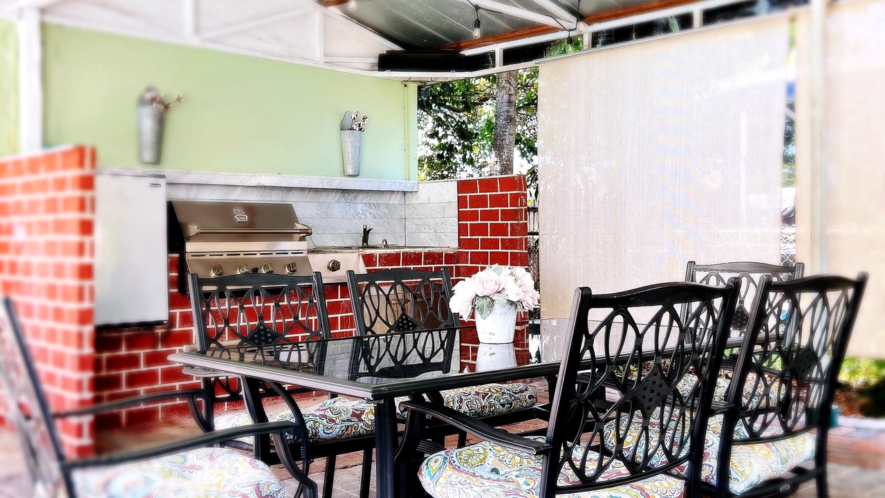 Photo of Outdoor in Camellia Gardens