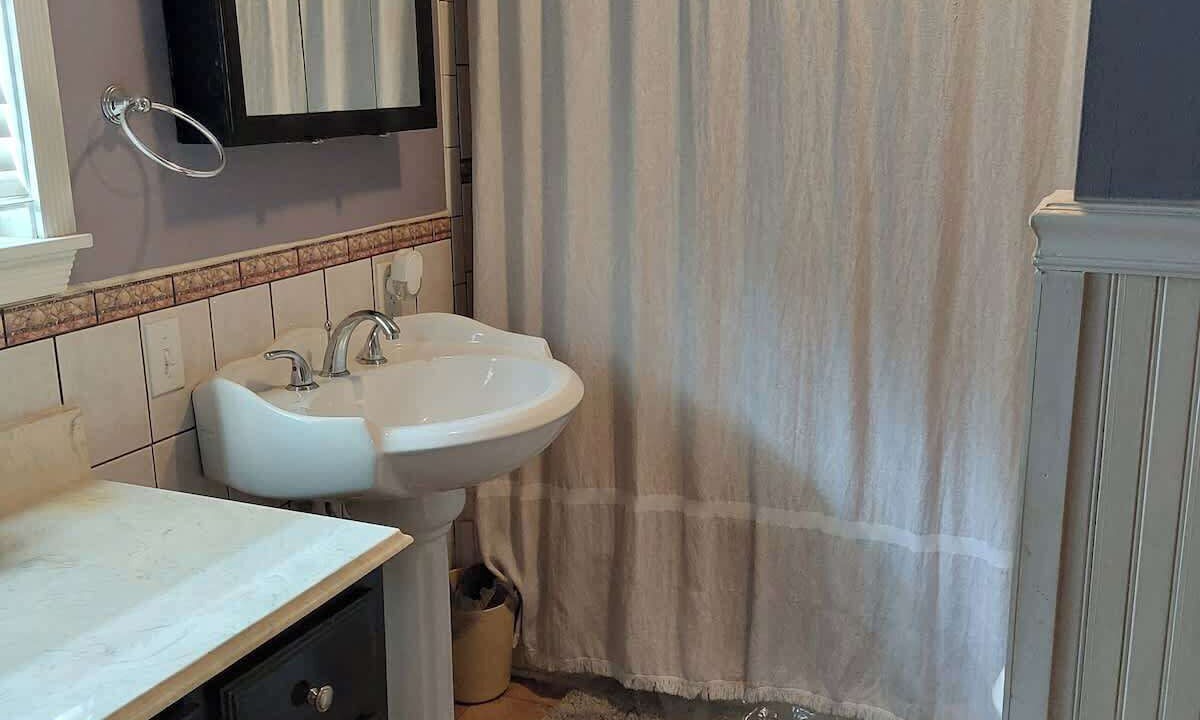 Photo of Bathroom in LaPlace