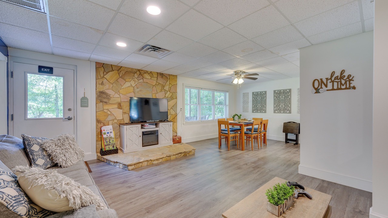 Photo of Livingroom in Eatonton