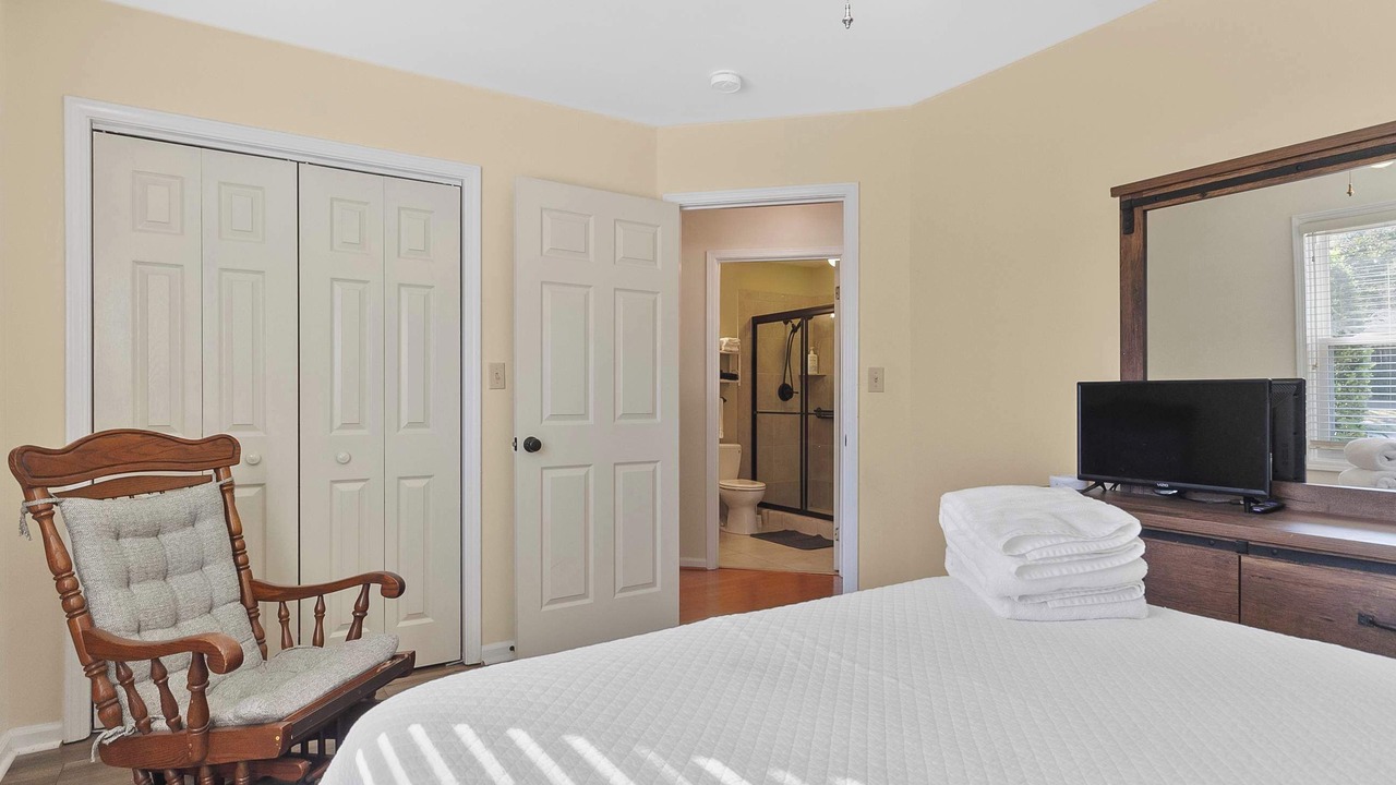 Photo of Bedroom in Tuscaloosa