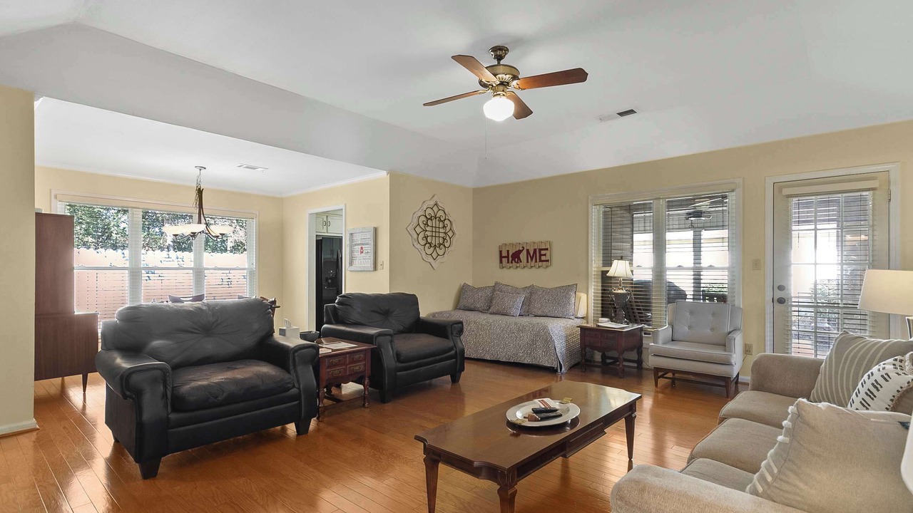 Photo of Livingroom in Tuscaloosa