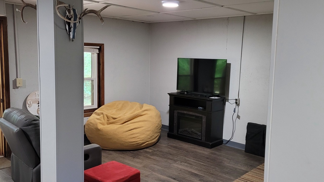 Photo of Livingroom in LaGrange