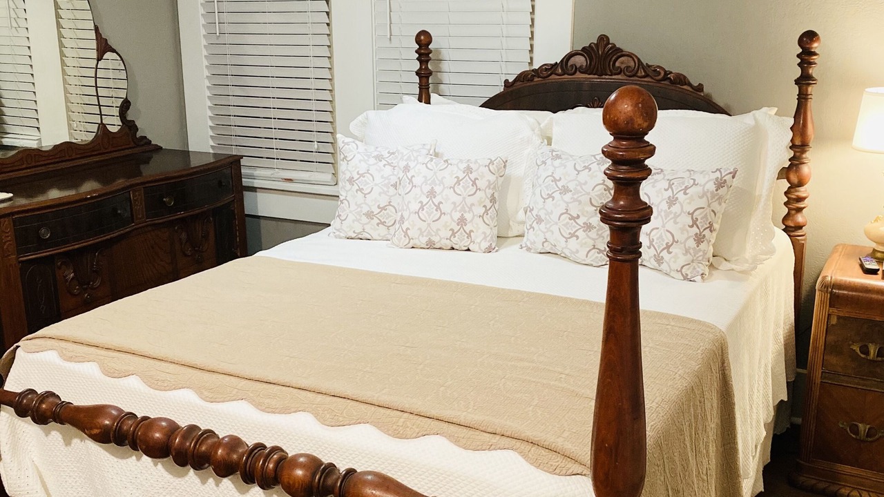 Photo of Bedroom in Laurel