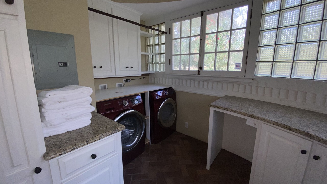 Photo of Bedroom in Laurel
