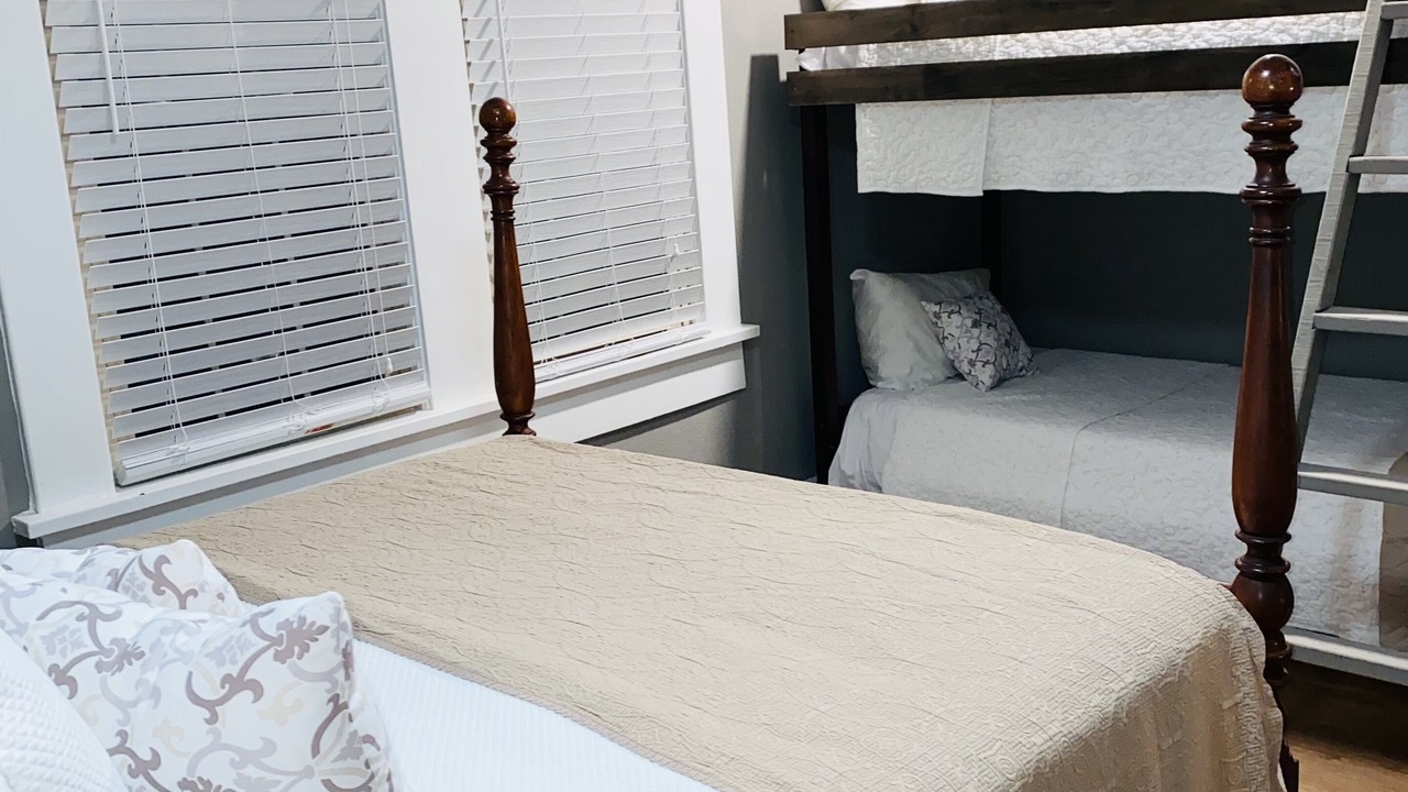 Photo of Bedroom in Laurel