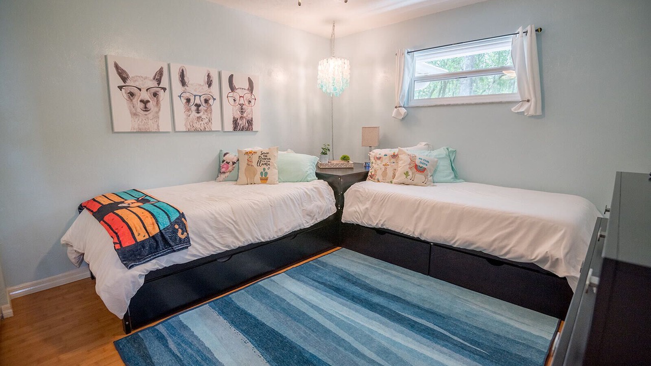 Photo of Bedroom in Putnam Hall
