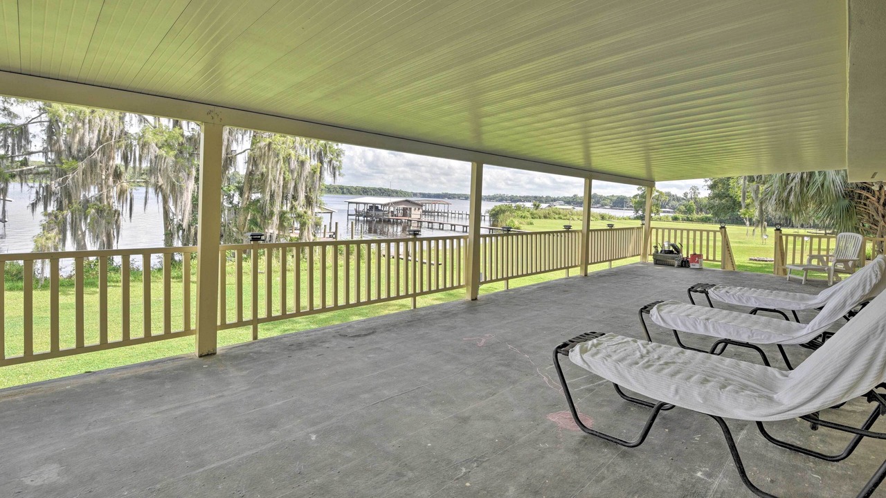 Photo of Patio Balcony in Welaka